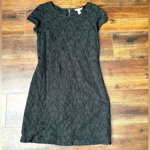 Banana Republic Black Lace Short Sleeve Dress Size 6.